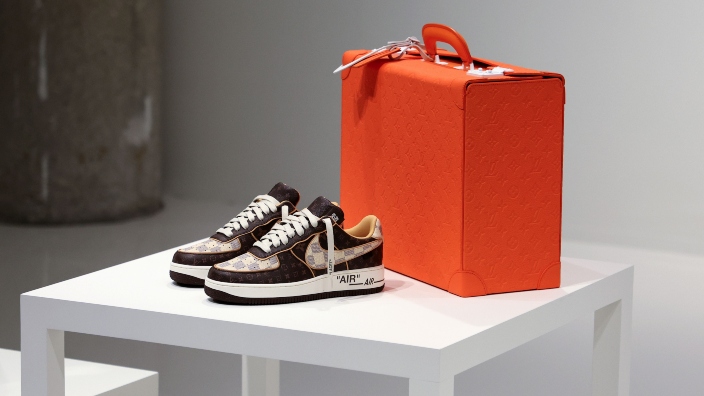The Virgil Abloh-designed Louis Vuitton Air Force 1 breaks a Sotheby's  record - TheGrio