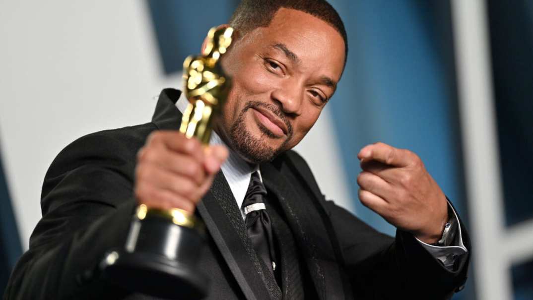 Actor Will Smith with his Oscar