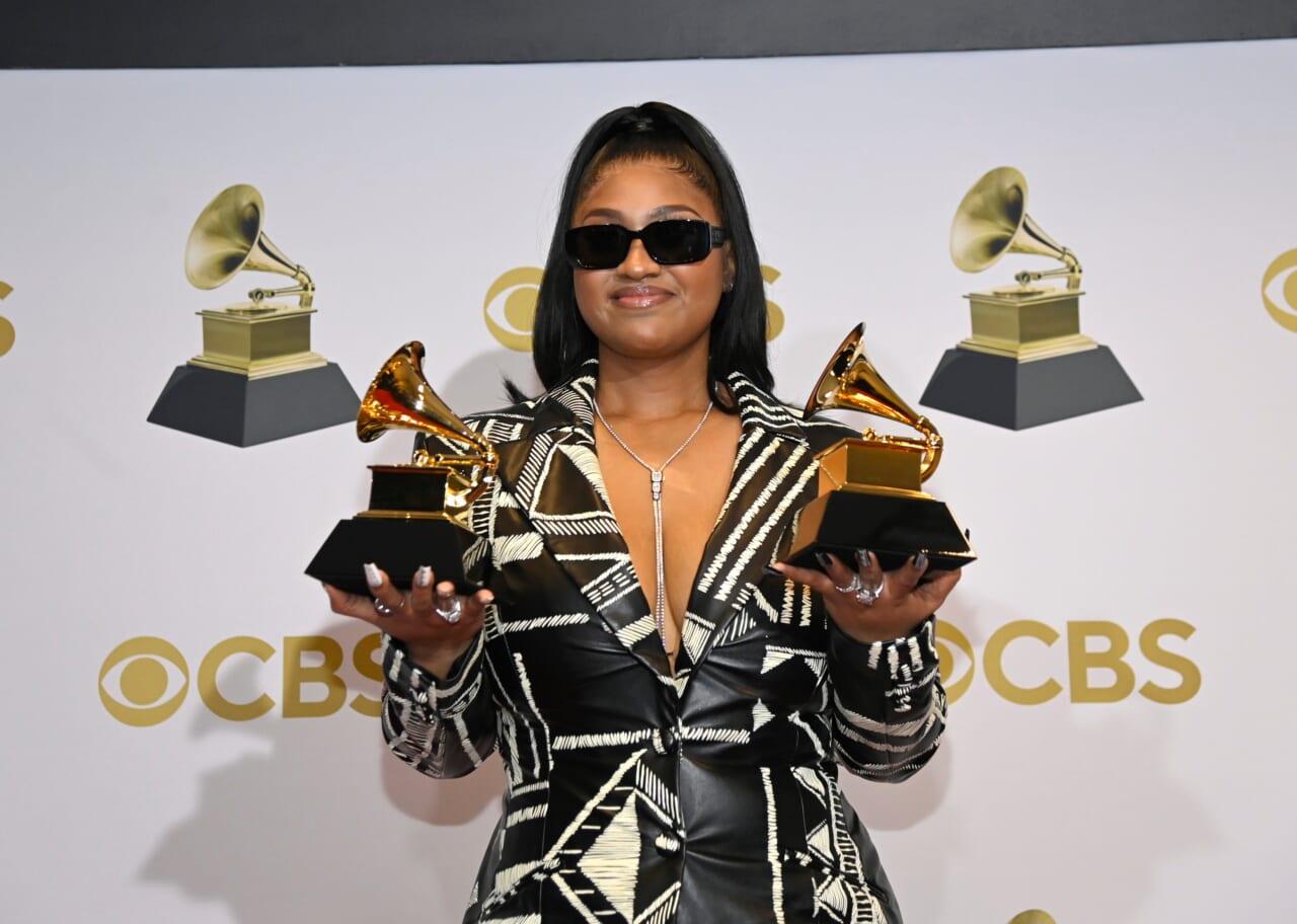 Jazmine Sullivan twotime Grammy winner, takes home Best R&B