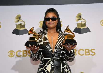 Jazmine Sullivan becomes two-time Grammy winner, takes home Best R&B Album