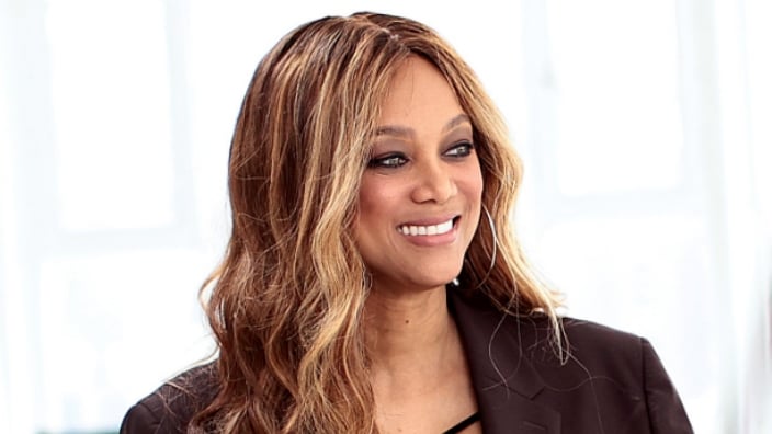 Tyra Banks is youthful in selfies taken after hosting comedy