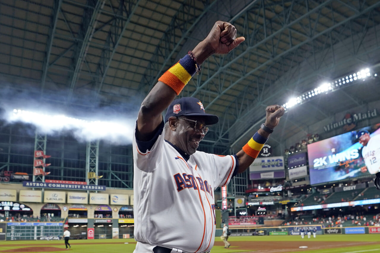 Houston Astros Dusty Baker contract extended signature 2022 T