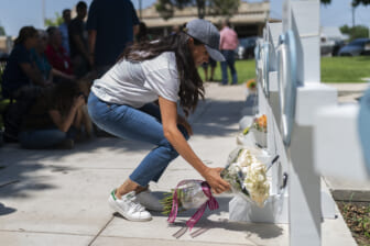 Meghan Markle pays respect to Texas school shooting victims