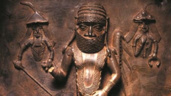 London museum agrees to return looted Benin Bronzes to Nigeria￼