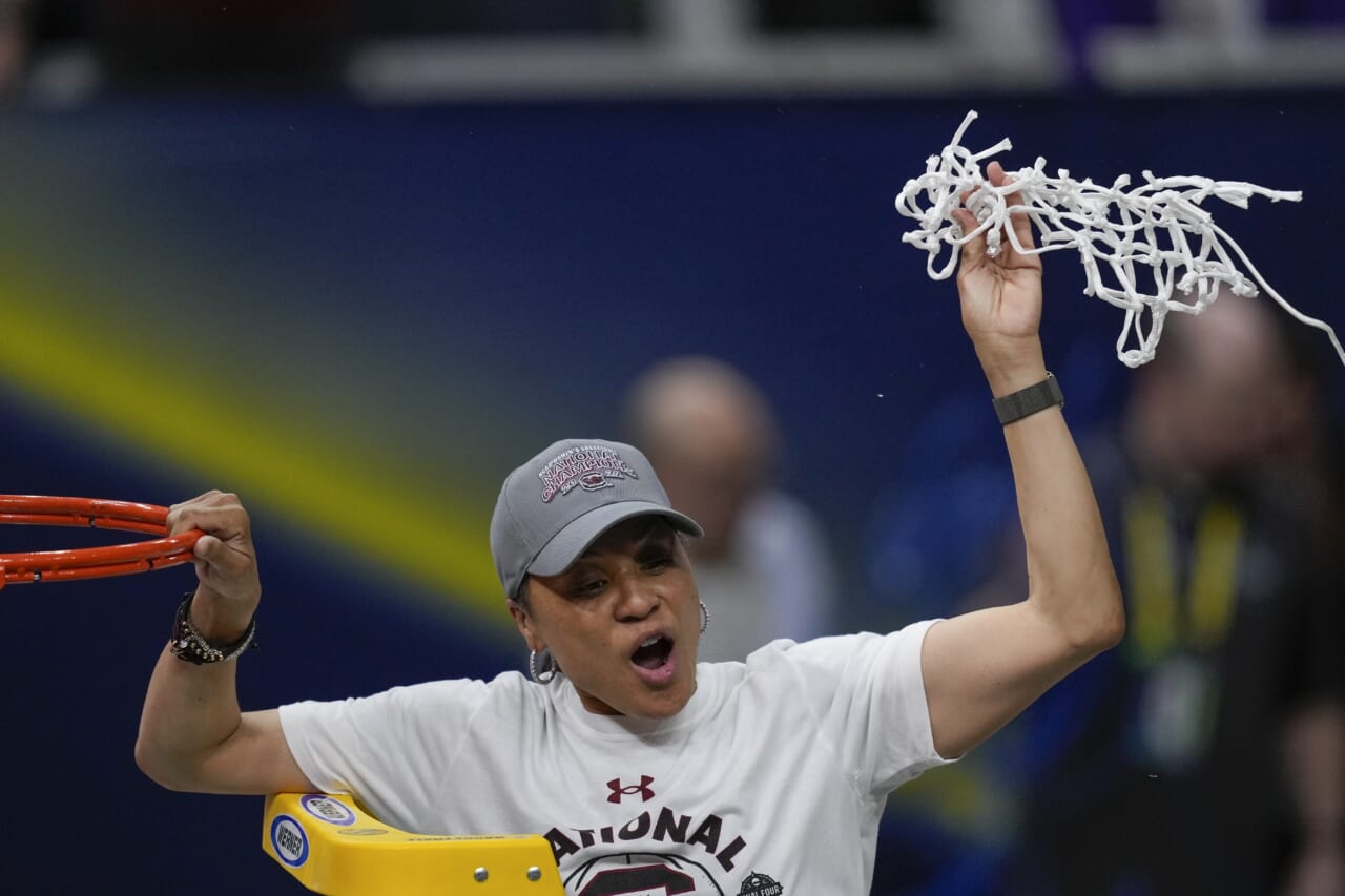 South Carolina coach Dawn Staley earns Billie Jean King Leadership Award