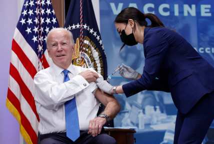 White House urges Americans to get updated COVID-19 vaccine booster shot amid fears of winter holiday spike