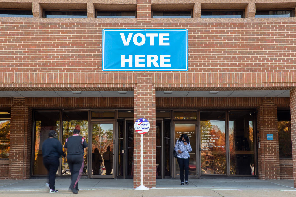 Voters cast early ballots at the Western Government Center