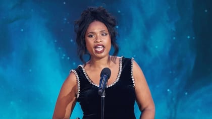 Jennifer Hudson finds strength, calm by singing during acceptance speech at ‘theGrio Awards’