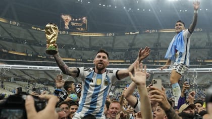 Pelé congratulates Messi and Mbappé after World Cup final