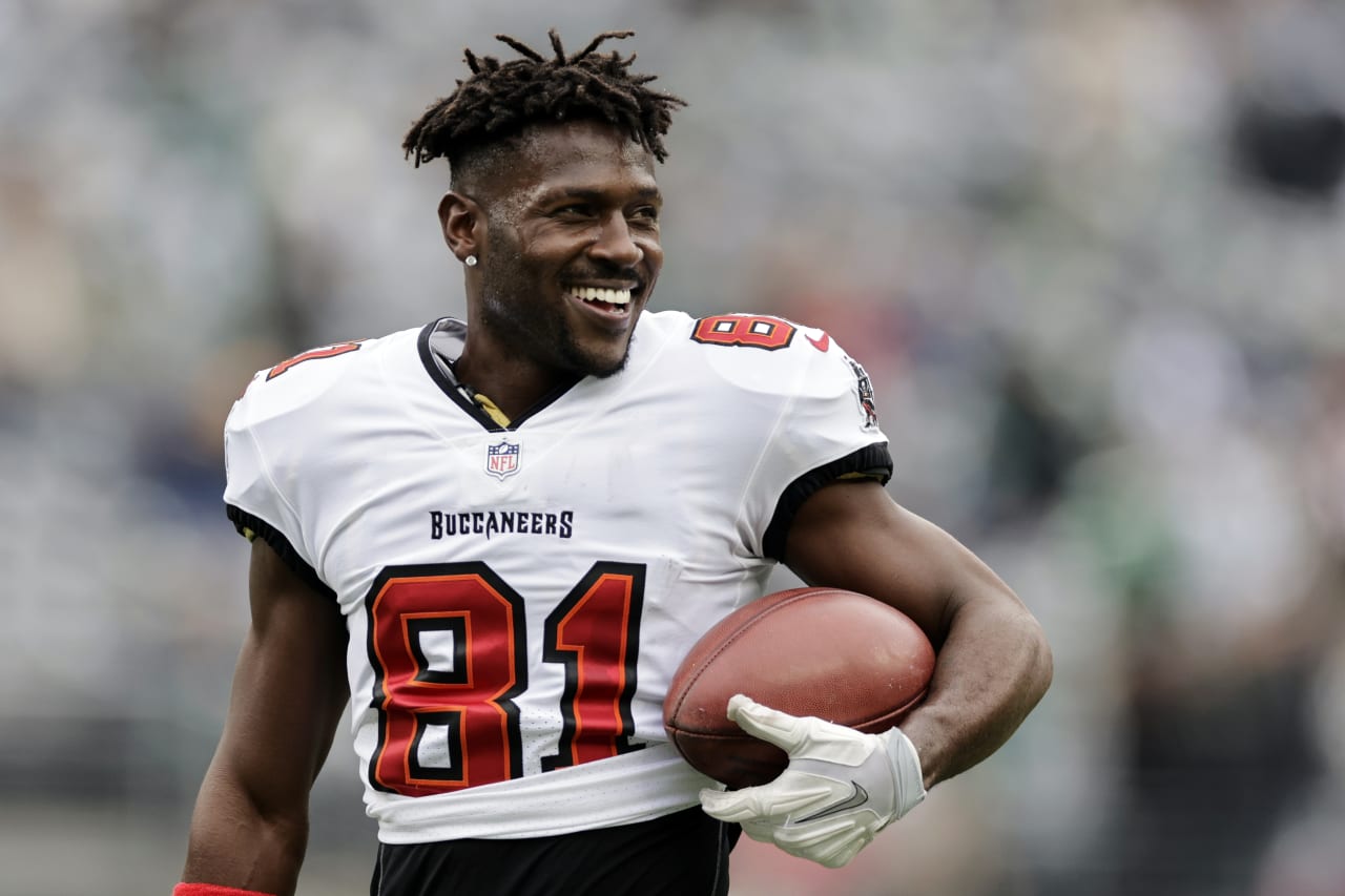 Charges dropped against ex-NFL wide receiver Antonio Brown