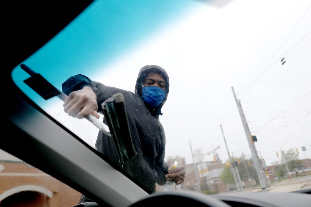 Squeegee worker crackdown highlights challenges facing young, poor Black Baltimoreans
