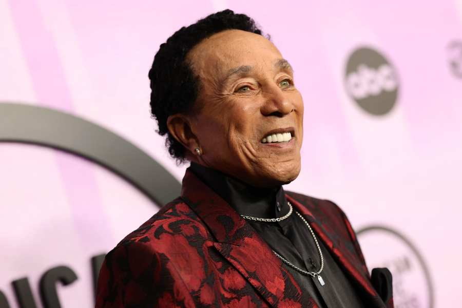 Smokey Robinson Drops Single, Announces New Album 'Gasms