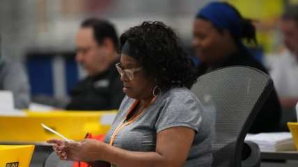 Pennsylvania voters mail-in ballots