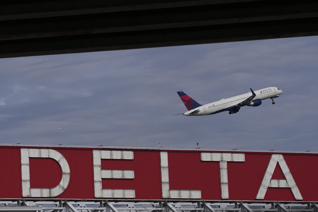 Delta says free Wi-Fi coming to many US flights next month