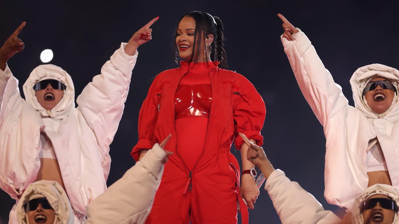 Rihanna Ponography - FCC receives more than 100 complaints about Rihanna's Super Bowl  performance, calling it rude, obscene