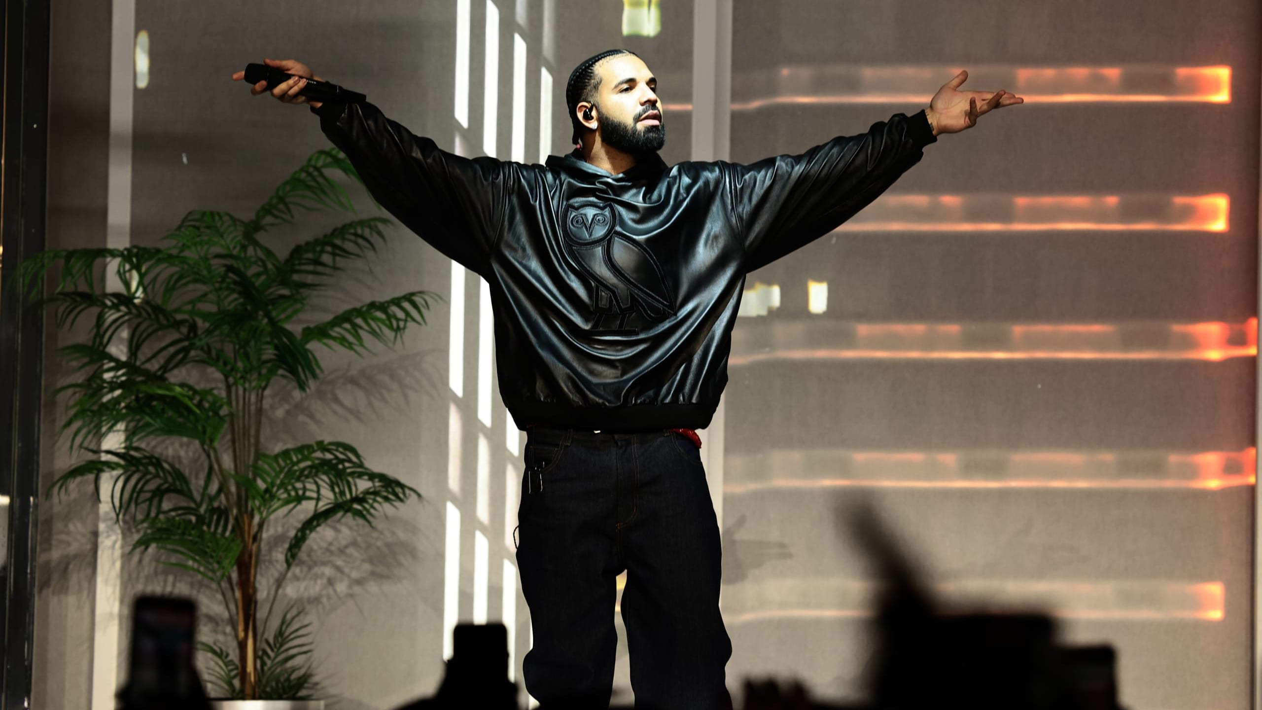 Rapper Drake to Star in Gears of War 3
