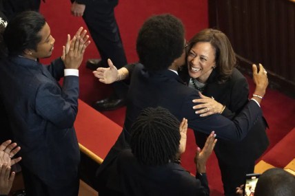 Kamala Harris leads Tennessee rally, backs ousted lawmakers