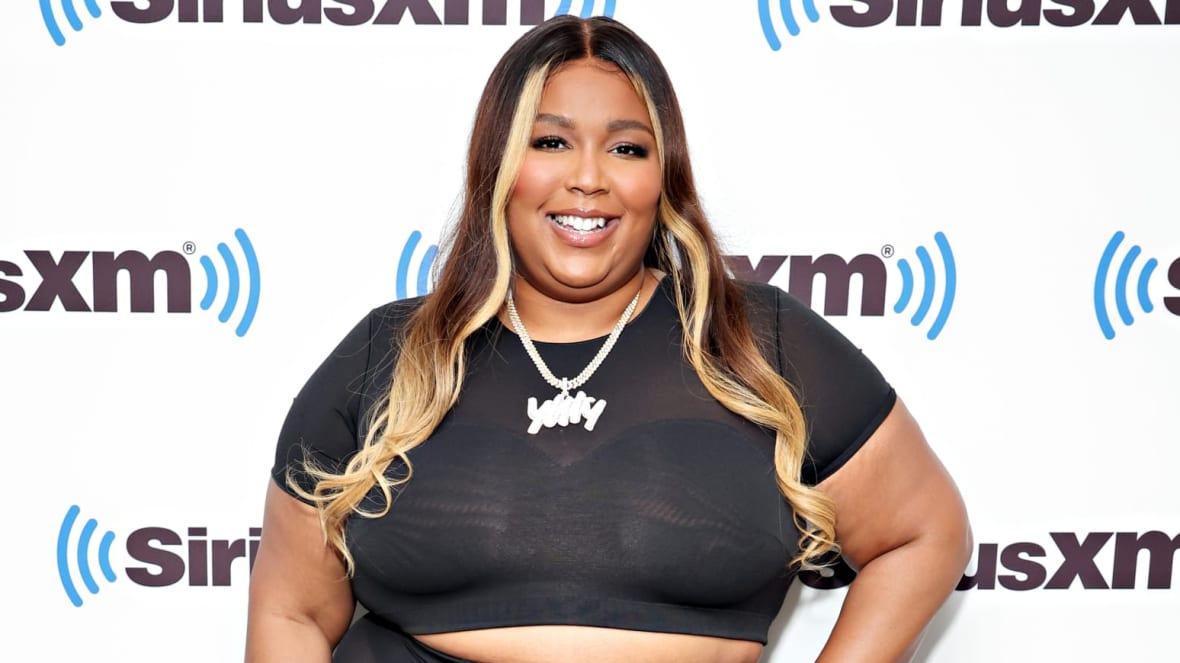 Lizzo Says She Doesn't Identify With 'Just One Thing' When It Comes to  Gender & Sexuality