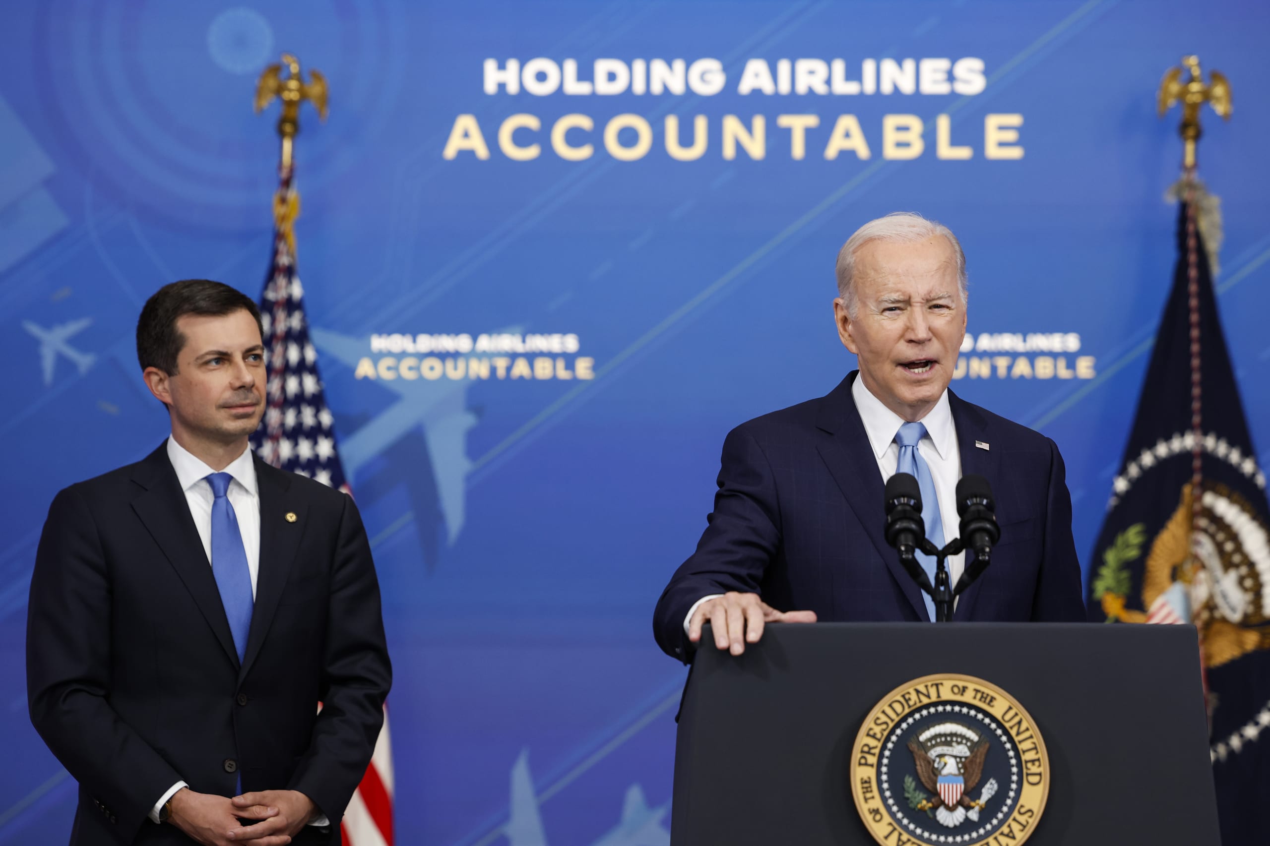 Biden proposes new rule to hold airlines accountable