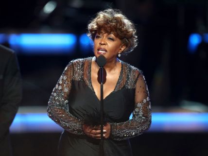 Anita Baker gets into Twitter beef with Babyface’s fans