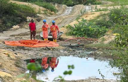 Oil spill makes environmental problems worse in Niger Delta