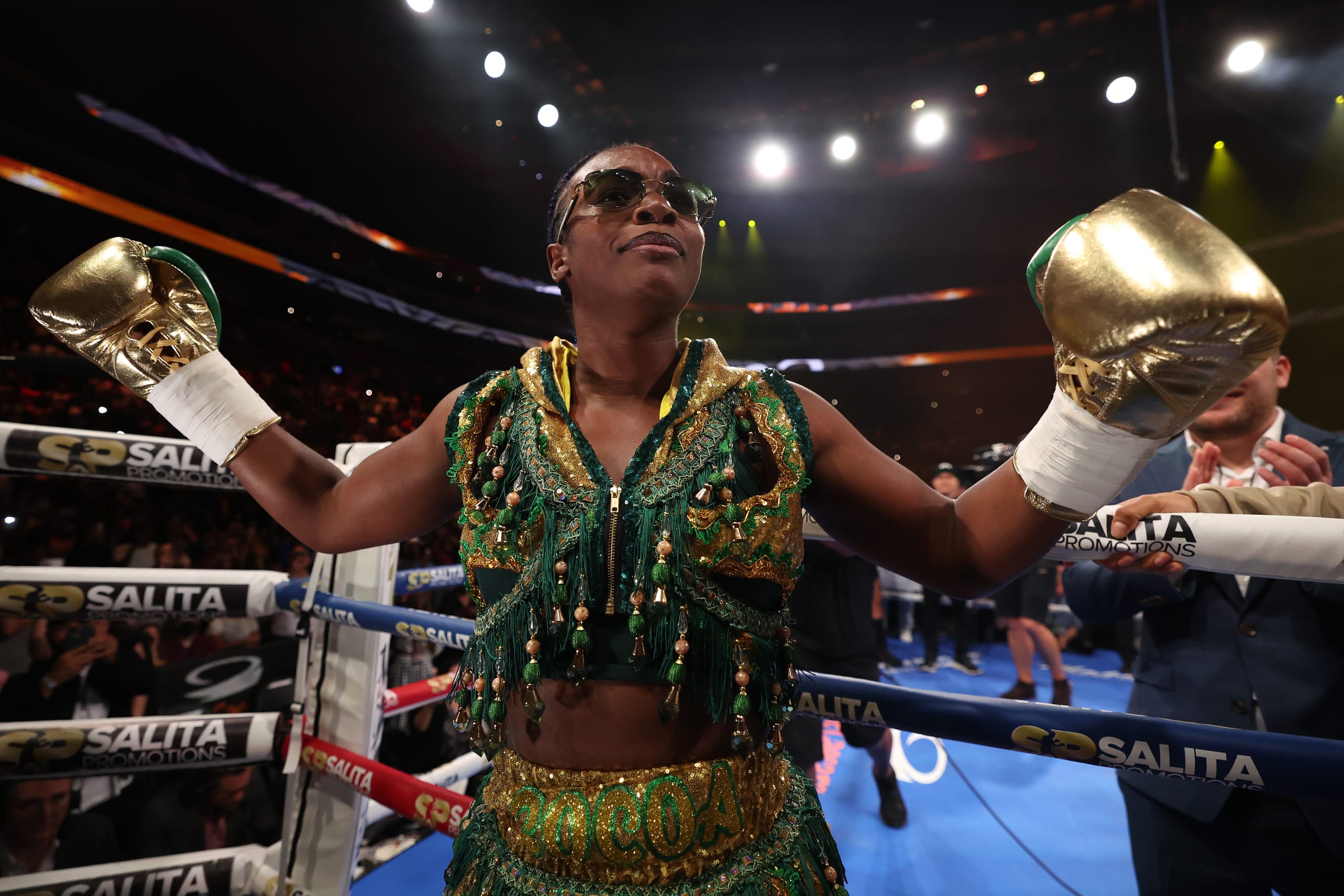 Claressa Shields wins an easy decision over Maricela Corenjo