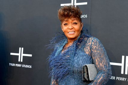Anita Baker removes Babyface from her tour amid online beef with his fans