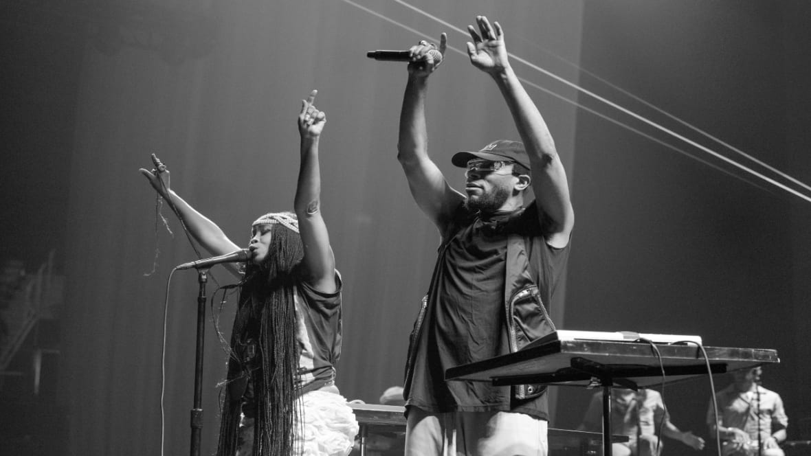 Erykah Badu Announces 'Unfollow Me Tour' With Yasiin Bey (FKA Mos Def) -  AllHipHop