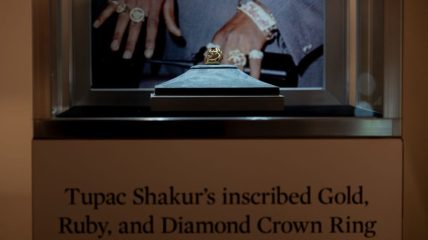 Tupac Shakur ring auction, Tupac Shakur 1996 ring, Tupac Shakur 1996 MTV Video Music Awards, Tupac Shakur jewelry auction theGrio.com