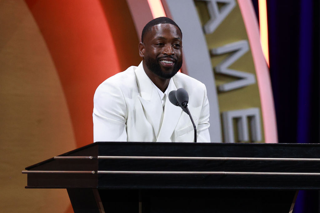 Dwyane Wade Inducted Into Hall Of Fame, Thanks Family