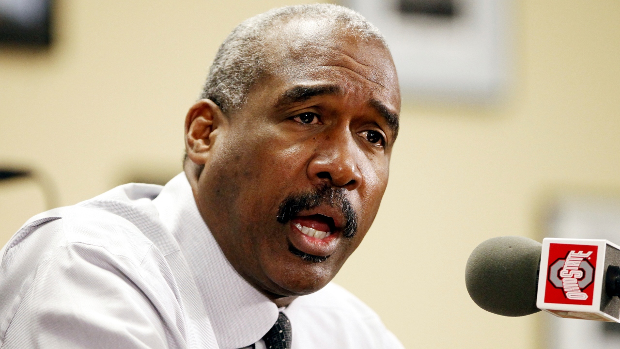 Ohio State athletic director Gene Smith says he'll retire in summer ...