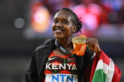Faith Kipyegon wins 2nd-straight 1,500-meter title at world championships