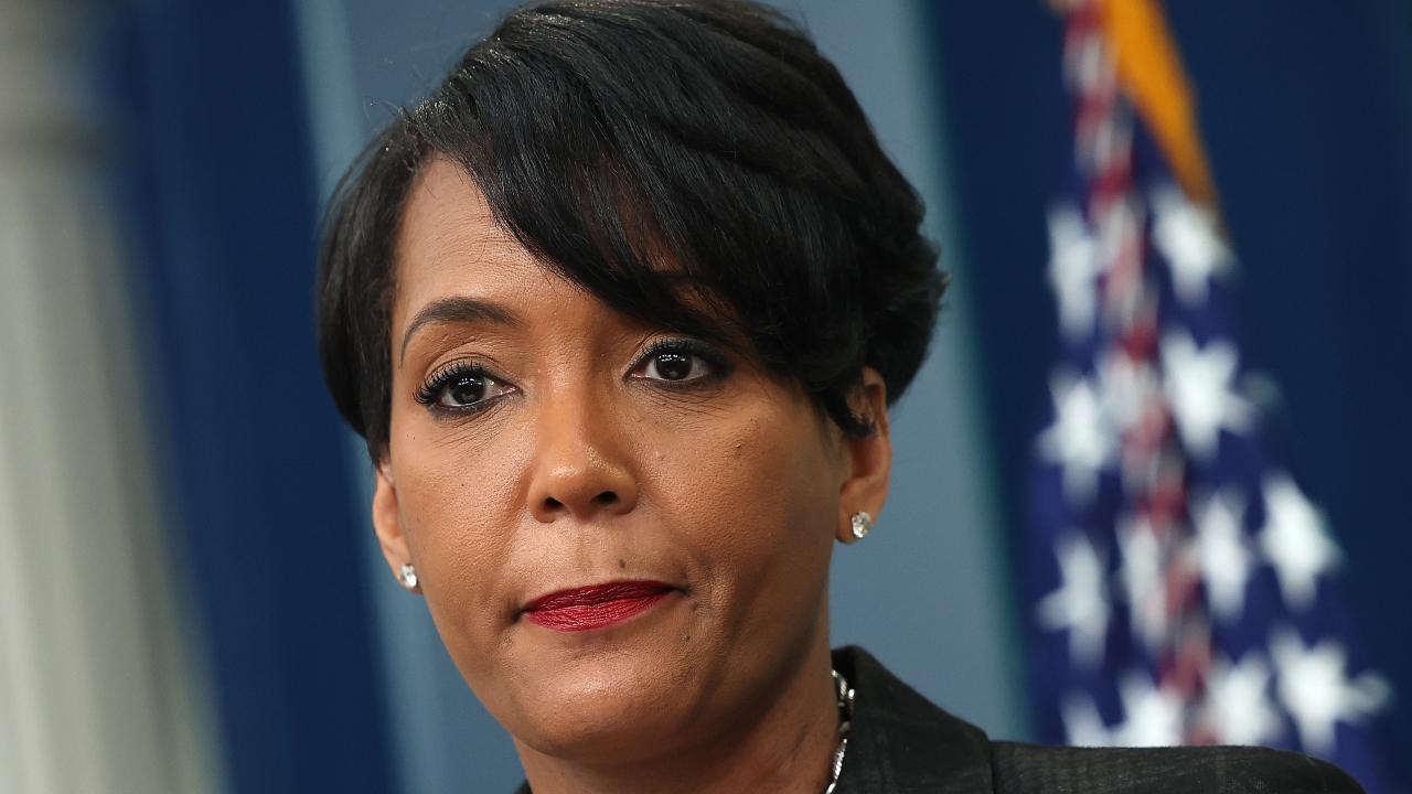 Ex-Atlanta mayor Keisha Lance Bottoms heckled by Trump supporters mistaking her for prosecutor Fani Willis