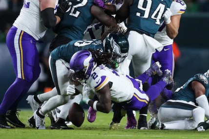Vikings RB Mattison calls out racial slurs directed at him on social media after loss to Eagles