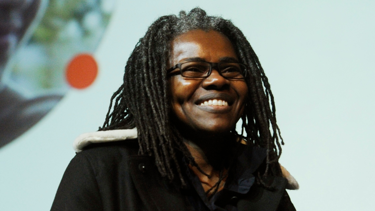 Tracy Chapman becomes first Black female recipient of CMA’s Song of the Year award