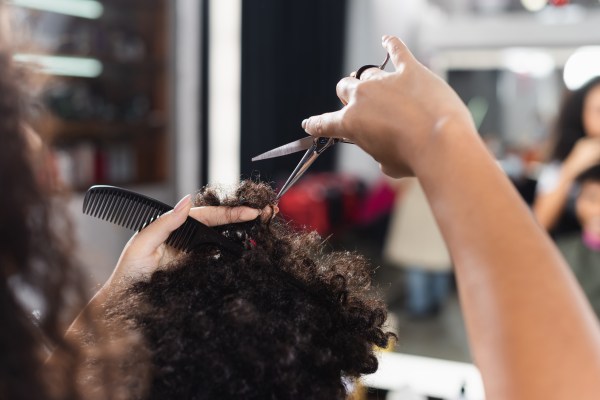 A new bill in New York requires hairstylists to be trained in all hair textures