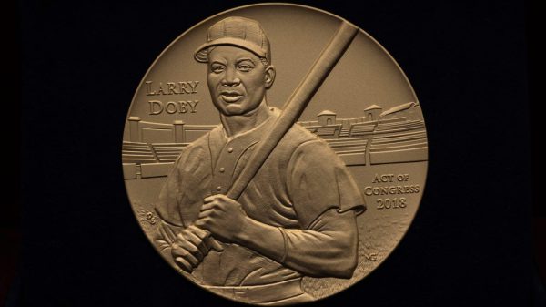 Trailblazing baseball player Larry Doby receives posthumous Congressional Gold Medal