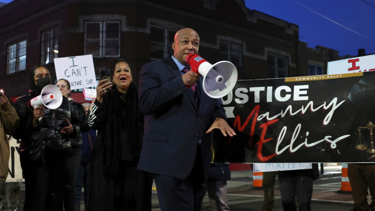 Jury acquits 3 Washington state officers in death of a Black man who told them he couldn’t breathe