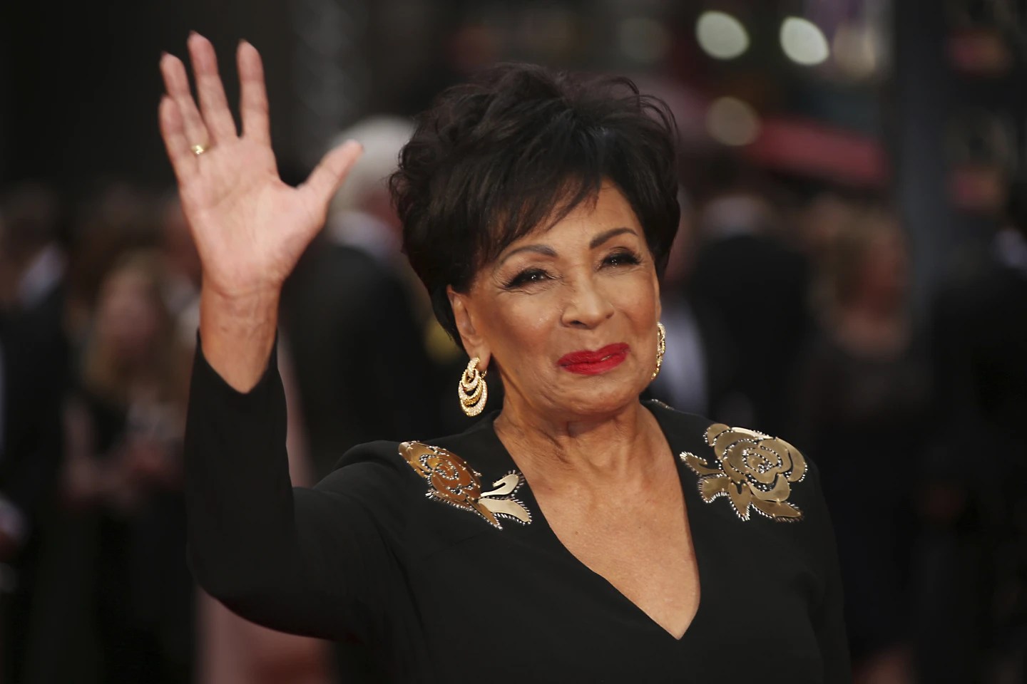 Shirley Bassey among hundreds awarded in UK’s New Year Honors list