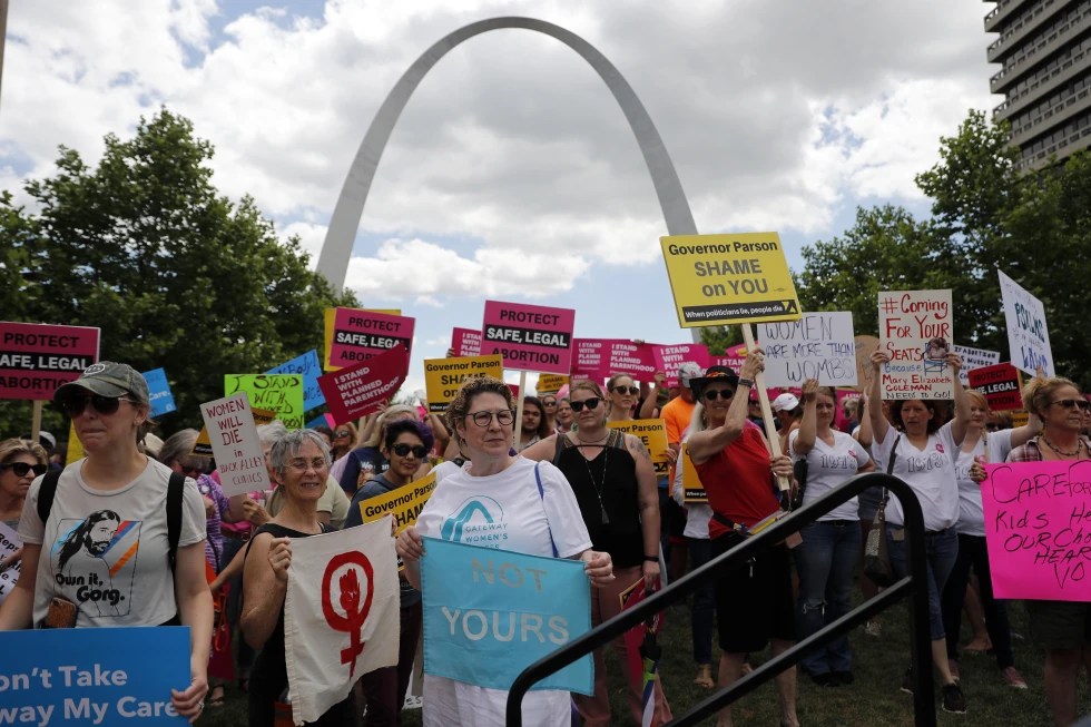 Missouri lawmakers propose allowing homicide charges for women who have abortions