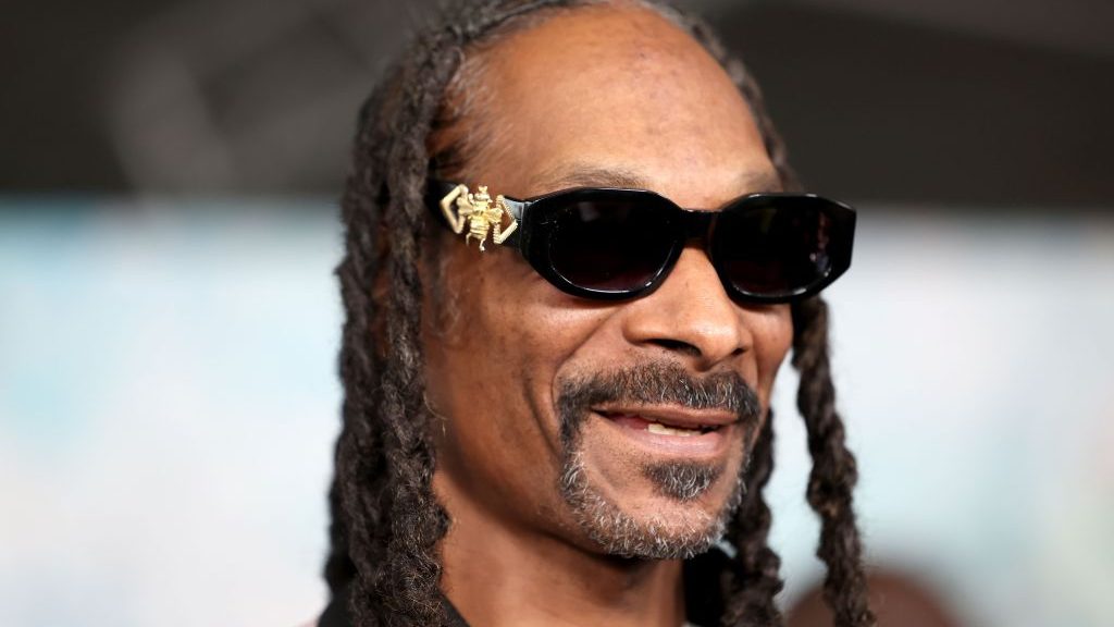 Snoop Dogg, Snoop Dogg's grandchildren, Snoop Dogg's children, Shante Broadus, Cori Broadus, celebrity families, celebrity grandparents, celebrity children, theGrio.com