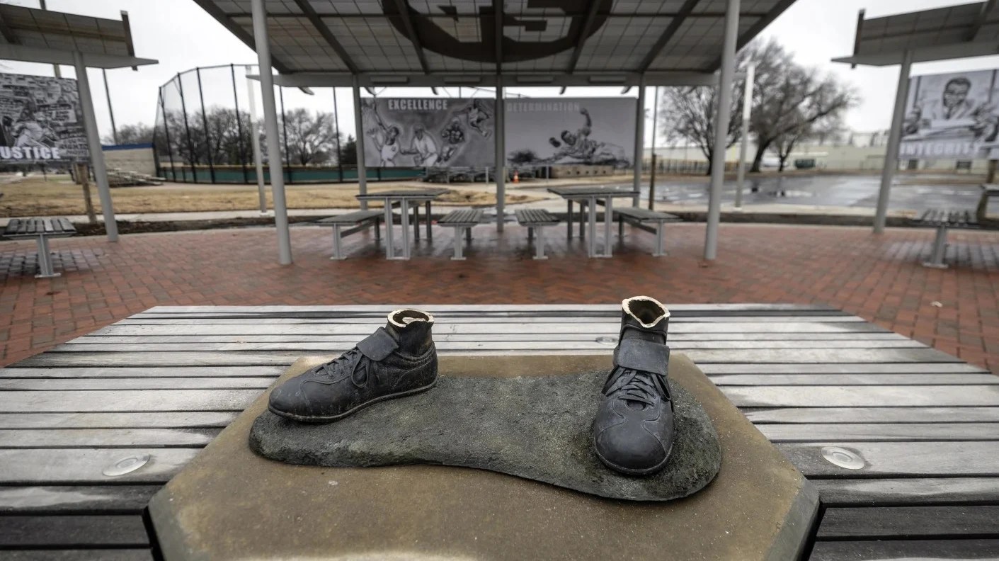 A statue of Jackie Robinson was stolen from a Kansas park, leaving just his feet behind