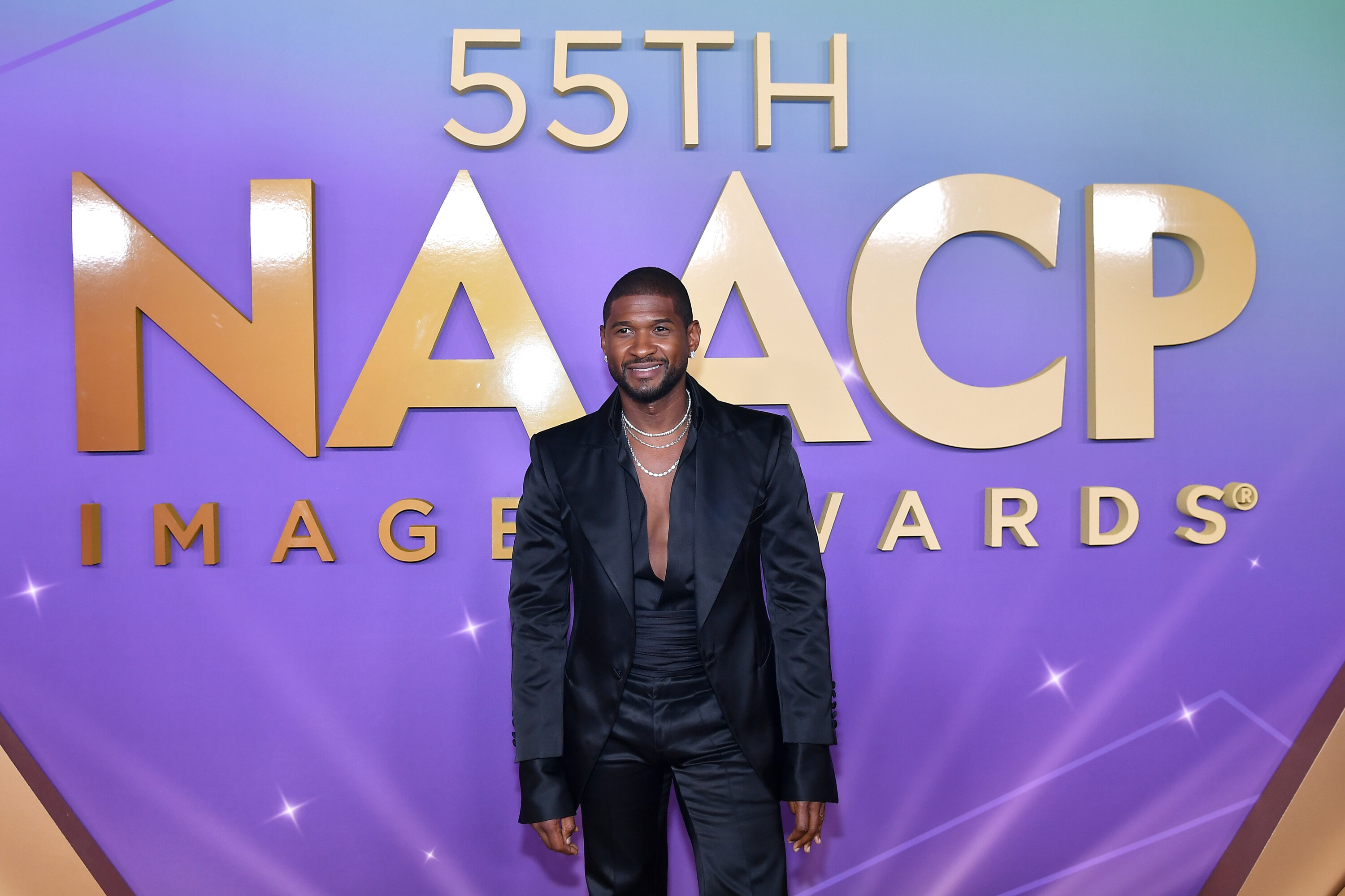 Usher honors his mother while accepting President’s Award at NAACP Image Awards