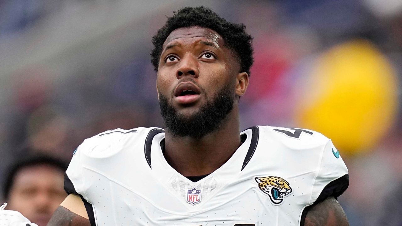 Josh Allen, Jaguars agree to $150M contract $88M guarantee, source says