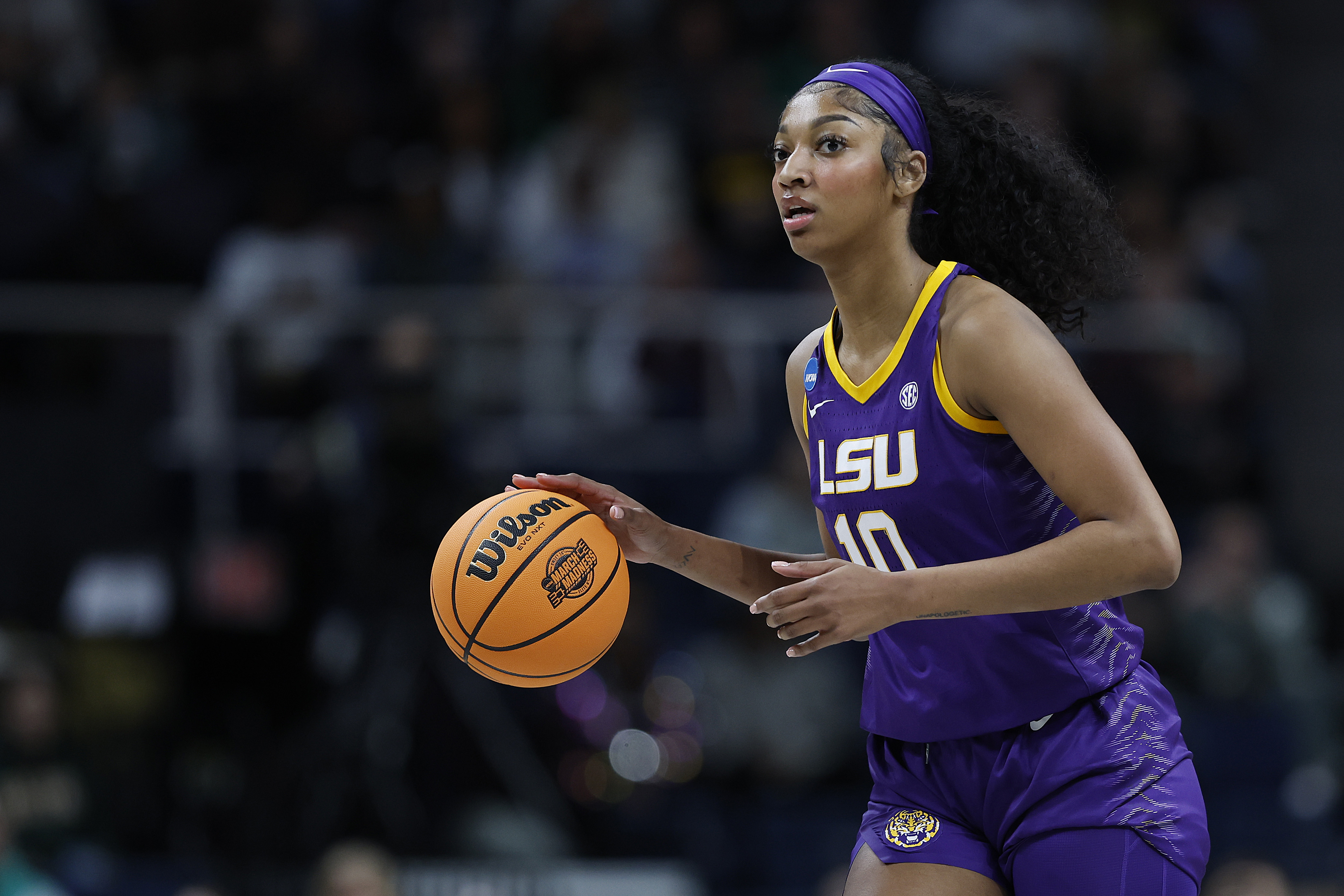 LSU star Angel Reese declares for WNBA draft via Vogue photo shoot, says ‘I didn’t want to be basic’