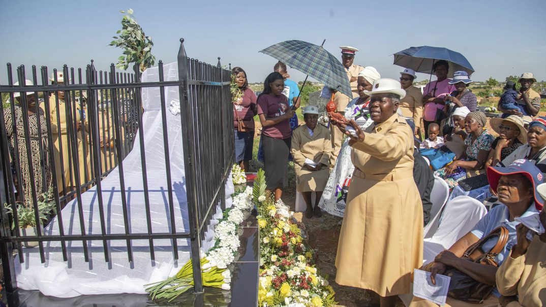 Zimbabwe Christmas Tombstones, Zimbabwe, Zimbabwe holiday traditions, Zimbabwe holiday tombstones, tombstone unveilings Zimbabwe, theGrio.com