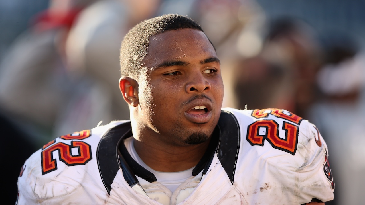 Ex-NFL player Doug Martin dies while in police custody in Oakland after a “brief struggle”