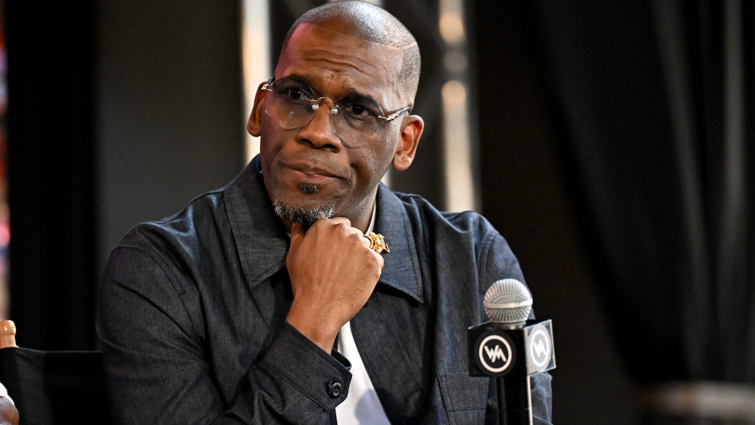 Pastor Jamal Bryant says food donation effort aims to ‘expand the spirit of generosity,’ not ‘diminish tithing’ Pastor Jamal Bryant says food donation effort aims to ‘expand the spirit of generosity,’ not ‘diminish tithing’