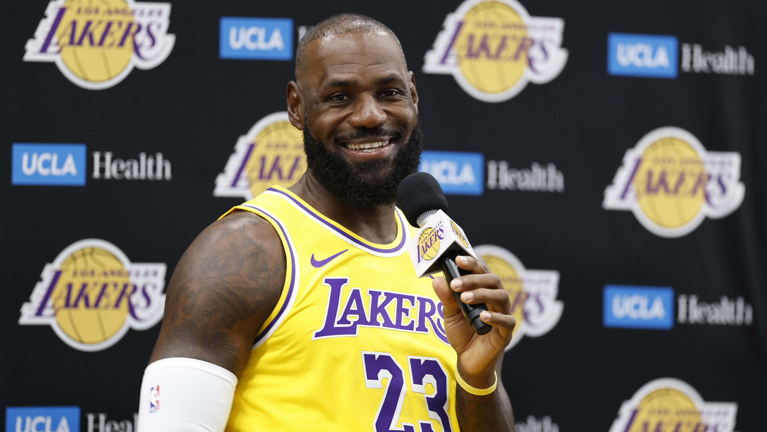 LeBron James announces a ‘spooky’ new children’s book arriving next year LeBron James announces a ‘spooky’ new children’s book arriving next year