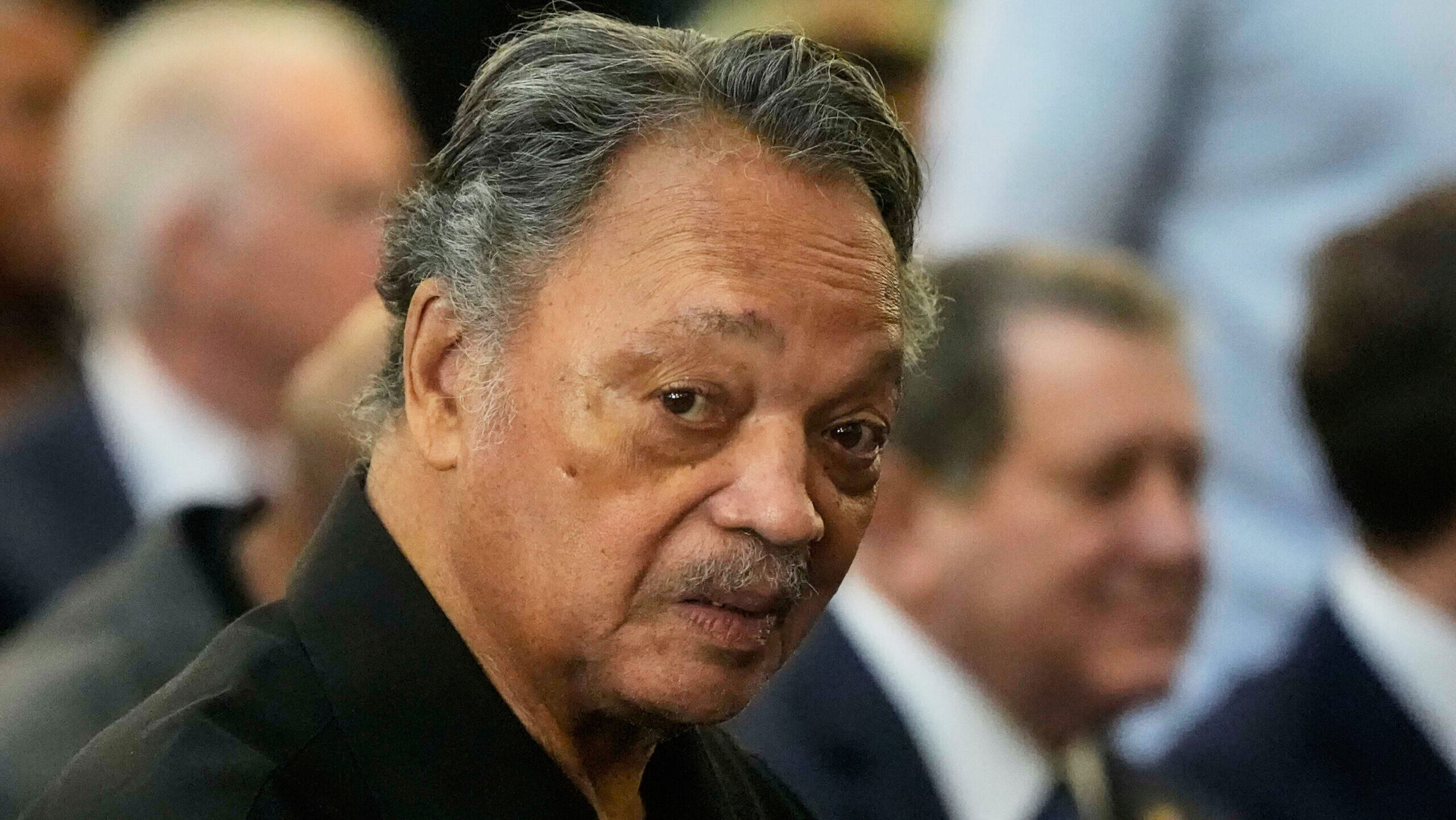 Civil rights leader Jesse Jackson leaves hospital after treatment for neurological disorder